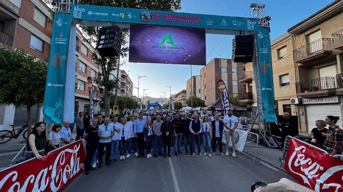 Más de 1.500 ciclistas pedalean en La Alpujarra (Almería) con la Marcha Cicloturista 'La Indomable'.