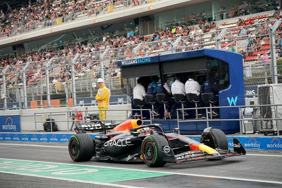 03 June 2023, Spain, Barcelona: Dutch Formula One driver Max Verstappen of Team Oracle Red Bull drives during the third free practice of the 2023 FIA Formula 1 Spanish Grand Prix at the Circuit de Barcelona-Catalunya. Photo: Hasan Bratic/dpa