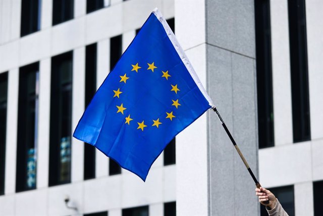 Archivo - May 30, 2022, Krakow, Krakow, Poland: EU flag ise seen during a protest in front of a court in support of judge Waldemar Zurek and judical indepencence in Poland. Krakow, Poland on May 30, 2022. The Disciplinary Spokesman of Judges of Common Cou
