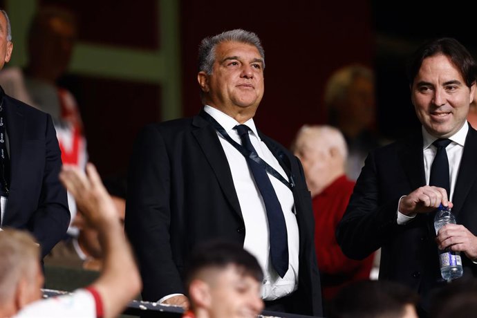 Archivo - Joan Laporta, President of FC Barcelona, looks on during the spanish league, La Liga Santander, football match played between Rayo Vallecano and FC Barcelona at Estadio de Vallecas on April 26, 2023, in Madrid, Spain.