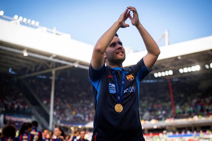 El entrenador del Bara Femení, Jonatan Giráldez, tras ganar la Liga de Campeones ante el Wolfsburgo en Eindhoven