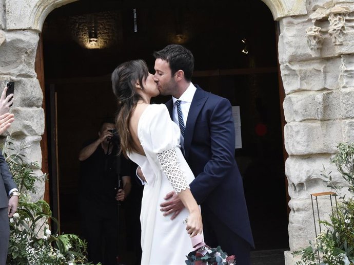 CLAUDIA COLLADO Y MATÍAS PRATS JR. SE DAN EL 'SÍ, QUIERO' EN GERONA TRAS CINCO AÑOS DE INSACIABLE AMOR
