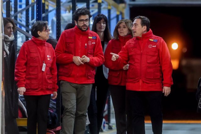 Archivo - El ministro de Asuntos Exteriores, Unión Europea y Cooperación, José Manuel Albares, asiste al envío del hospital de emergencias ‘START’ a Turquía, desde la base aérea de Torrejón de Ardoz, a 9 de febrero de 2023