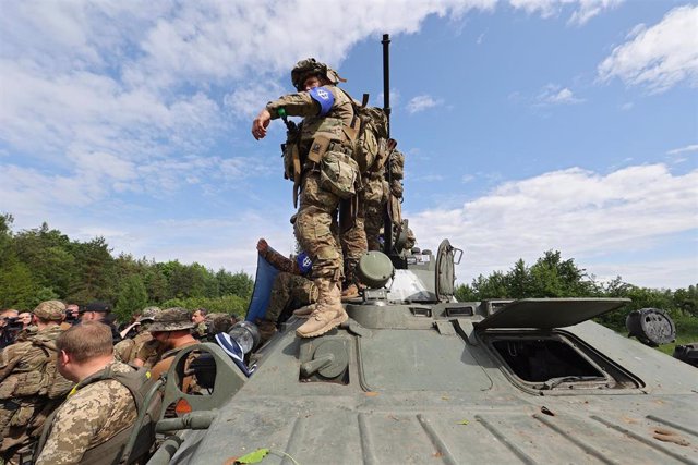 Combatientes del Cuerpo de Voluntarios de Rusia cerca de la frontera con Ucrania 