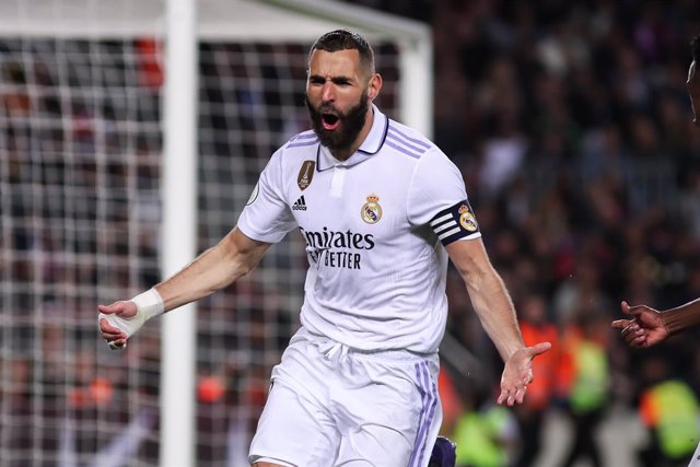 Archivo - Karim Benzema of Real Madrid celebrates a goal during the Spanish Cup, Copa del Rey, Semi Finals football match played between FC Barcelona and Real Madrid at Spotify Camp Nou stadium on April 05, 2023, in Barcelona, Spain.