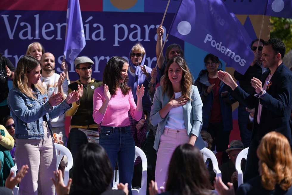 La candidata de Podemos a la Presidencia de la Comunidad de Madrid, Alejandra Jacinto; la ministra de Derechos Sociales, Ione Belarra; la ministra de Igualdad, Irene Montero;  y el candidato de Podemos a la Alcaldía de Madrid, Roberto Sotomayor