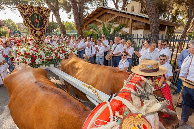 Un momento de la romería en honor a San Bernabé, patrón de Marbella.