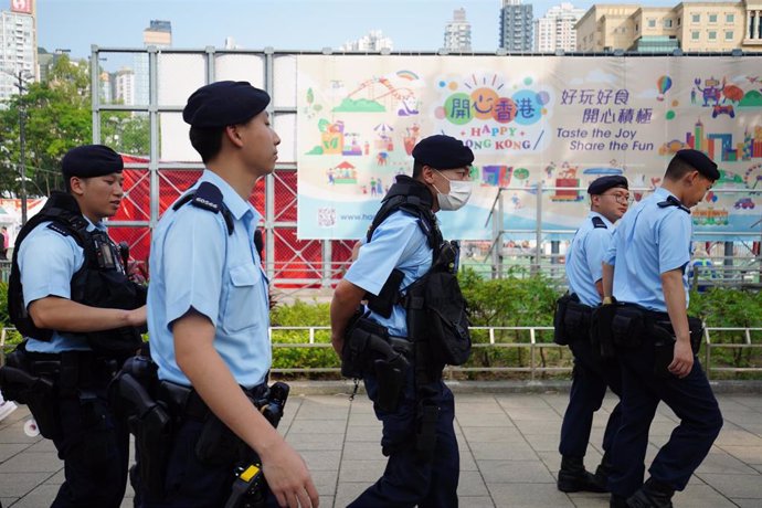 Policía en Victoria Park, Hong Kong, en el aniversario de la masacre de Tiananmen