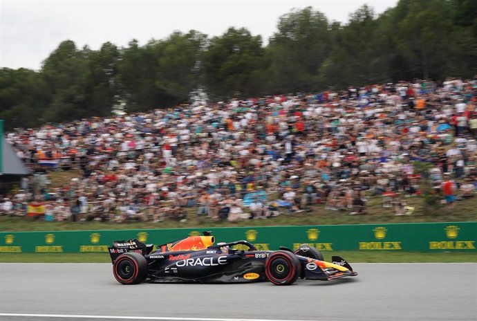 03 June 2023, Spain, Barcelona: Dutch Formula One driver Max Verstappen of Team Oracle Red Bull drives during the Qualifying of the 2023 FIA Formula 1 Spanish Grand Prix at the Circuit de Barcelona-Catalunya. Photo: Hasan Bratic/dpa