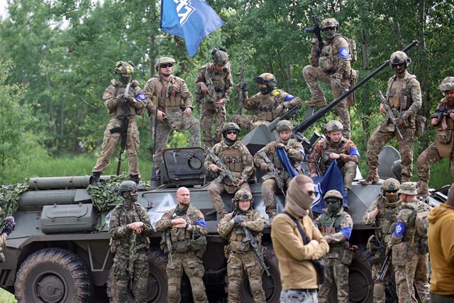 Membres del Cos de Volutarios Russos a la frontera entre Ucraïna i Rússia