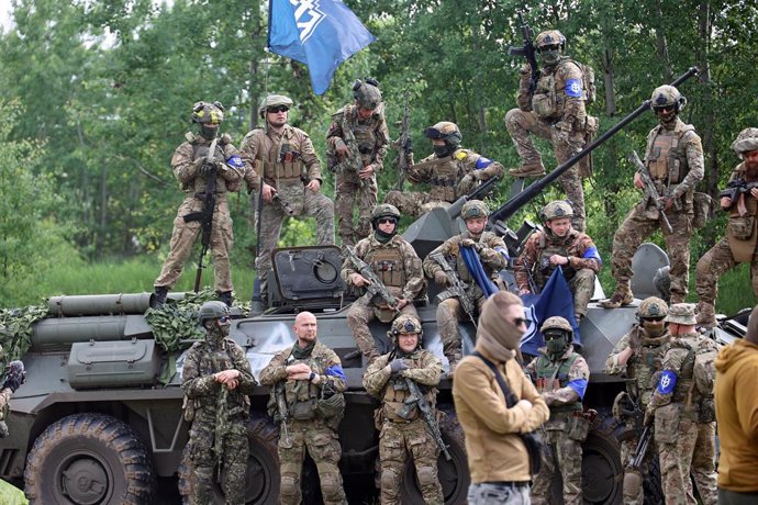 Membres del Cos de Volutarios Russos a la frontera entre Ucrana i Rússia