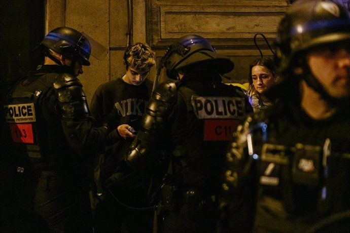 Archivo - Agentes de la Policía francesa durante las protestas contra la reforma de las pensiones en Francia