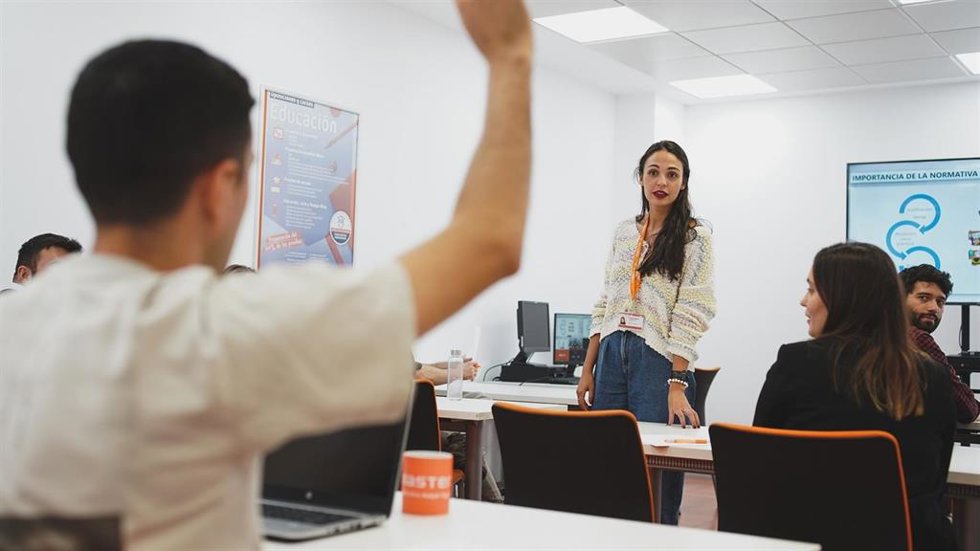 Archivo - Alumno de MasterD, institución educativa de formación abierta y a distancia