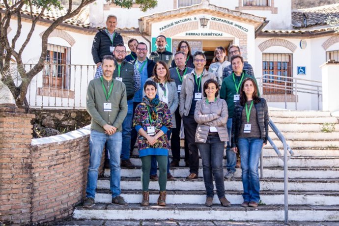 El equipo del proyecto junto a las personas que ha participado en su desarrollo aportando conocimiento y experiencia.