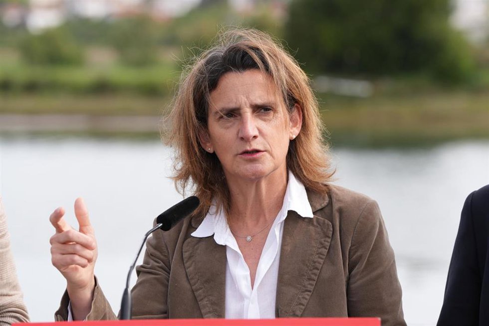 La ministra para la Transición Ecológica y el Reto Demográfico, Teresa Ribera, durante un acto de campaña del PSE-EE en el parque Osinbiribil, a 25 de mayo de 2023, en Irún, Guipúzcoa, País Vasco (España). El acto está enmarcado en la campaña electoral 