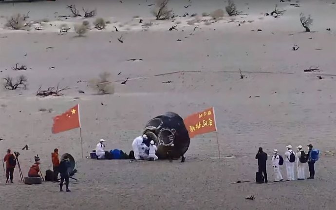 Imagen de la cápsula Shenzhou 15 tras su llegada a la Tierra