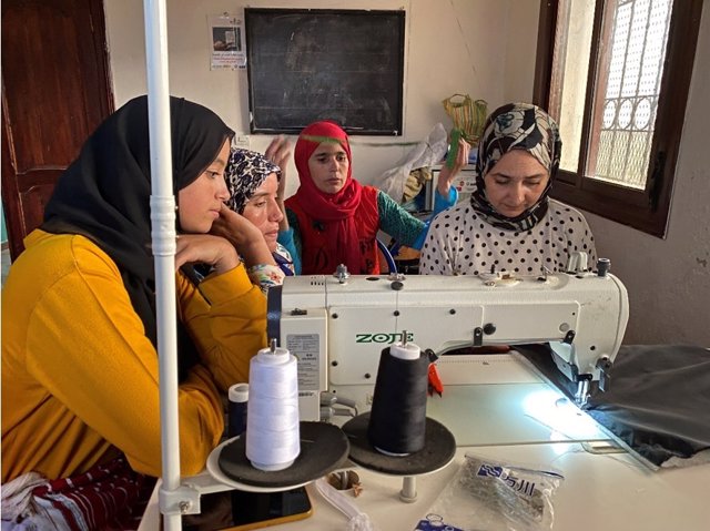 Mujeres en un taller de costura de CODESPA en Marruecos