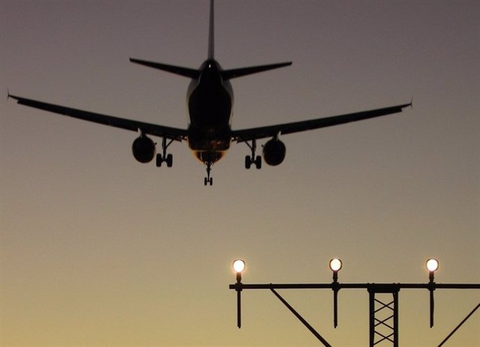 Archivo - Las acciones de las aerolíneas suben un 7,7% en enero, según la IATA