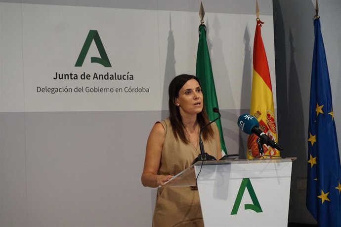 La delegada de Empleo, Empresa y Trabajo Autónomo, María Dolores Gálvez, en rueda de prensa.