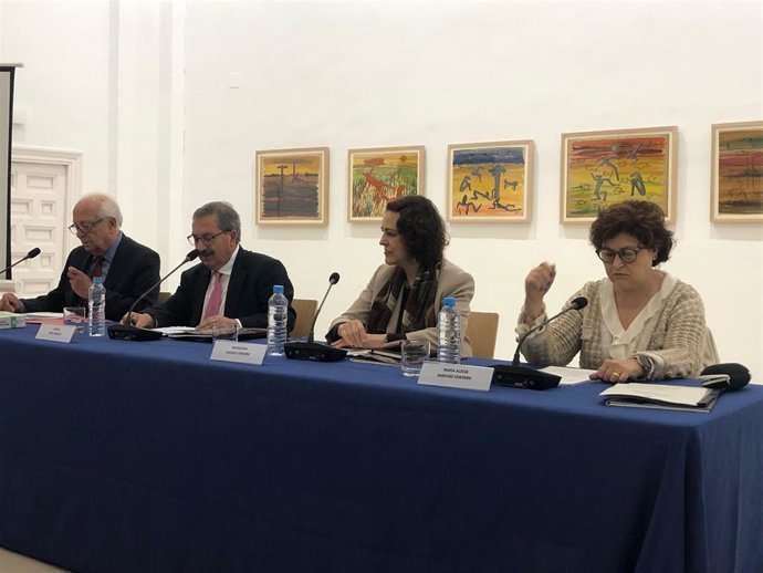 Participantes en el curso en la Fundación Antonio Pérez de Cuenca sobre el funcionamiento anormal de la justicia.