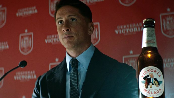 Fernando Torres, protagonista de la campaña de Cervezas Victoria para apoyar a 'La Roja' en la Liga de Naciones.