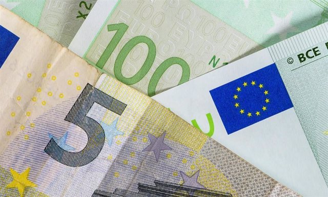 Archivo - Billetes de euro.