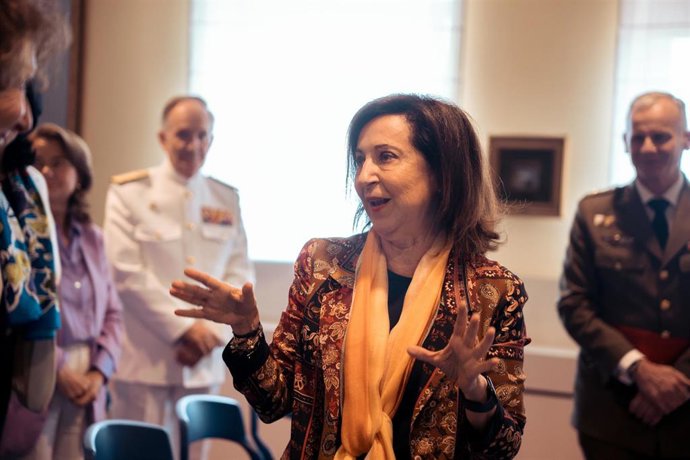 La ministra de Defensa, Margarita Robles, a su llegada a la toma de posesión del director general del Centro de Sistemas y Tecnologías de la Información y las Comunicaciones (CESTIC), en el Ministerio de Defensa, a 5 de junio de 2023, en Madrid (España).