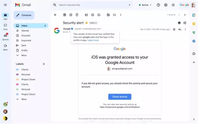 Insignia azul en Gmail.