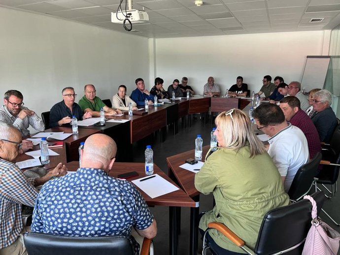 Reunión del sector cerecero para reclamar ayudas urgentes.