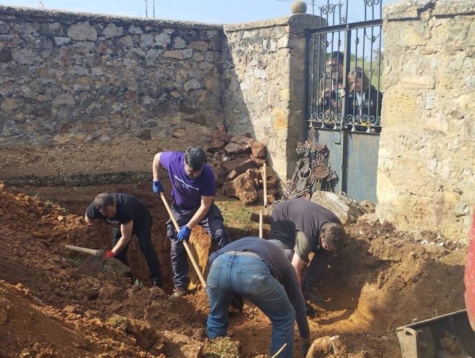 Búsqueda de fosas comunes en el cementerio de Las Casas (Soria)