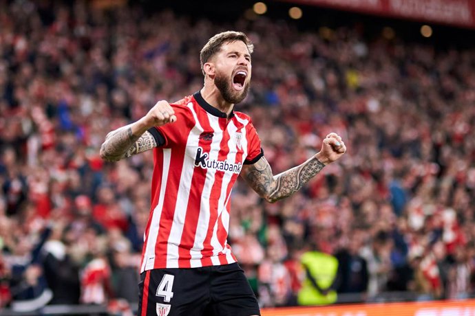 Archivo - Inigo Martinez of Athletic Club reacts after scoring goal during the Copa del Rey match between Athletic Club and CA Osasuna at San Mames  on April 4, 2023, in Bilbao, Spain.