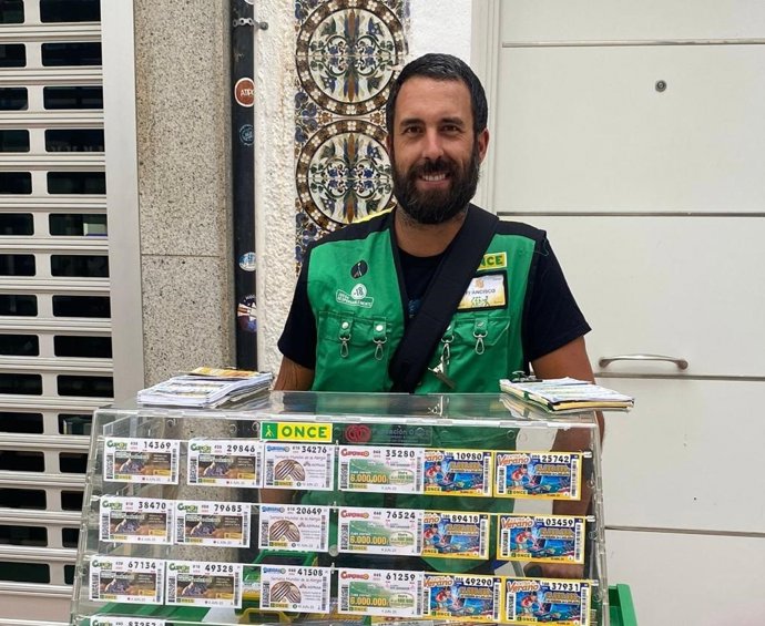 Francisco Esteve, vendedor de la ONCE desde 2021