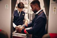 Iberia reducirá este año hasta 200.000 kilos de plástico en sus vuelos