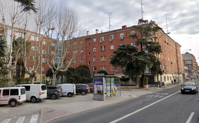 Archivo - Detenido uno de los jóvenes que asaltaron a una mujer de 80 años al bajar de un autobús en Batán