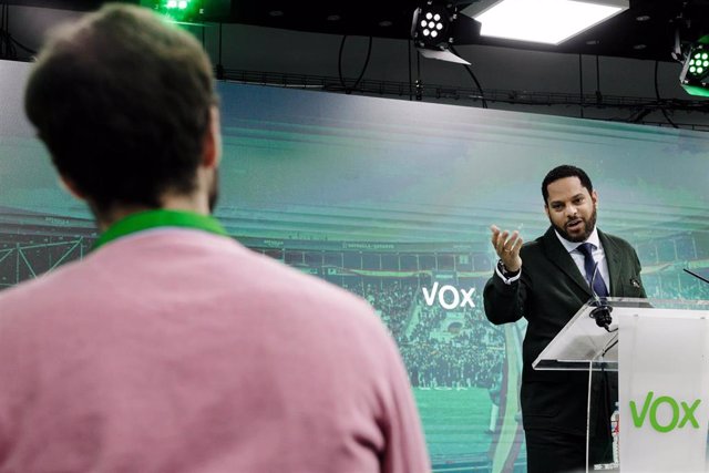 Archivo - El secretario general de Vox, Ignacio Garriga, durante una rueda de prensa