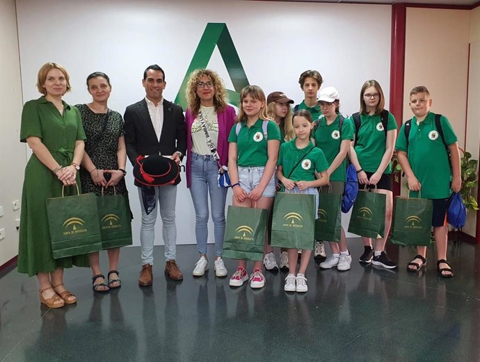 Recibimiento al alumnado polaco en la Delegación de Desarrollo Educativo.