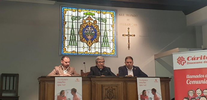 (Izq-Der) El Delegado De Cáritas, José Colinas; El Arzobispo De Valladolid, Luis Argüello, Y El Director De La Organización, Guenther Boelhoff, Durante La Rueda De Prensa De Presentación De La Memoria De La Organización