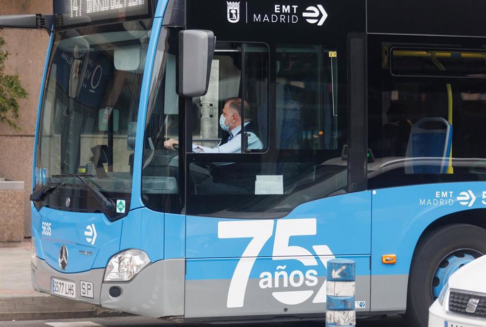 Archivo - Imagen de recurso de un autobús de la EMT