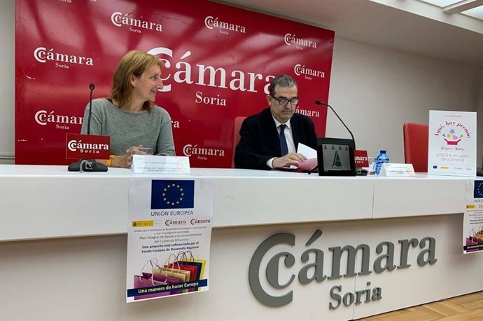 Yolanda Santos y Alberto Santamaría en la presentación de la campaña comercial.