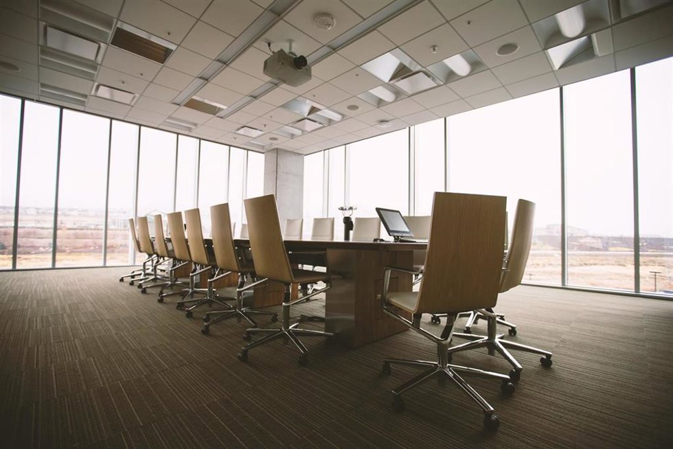 Archivo - Mesa de reuniones de una empresa.