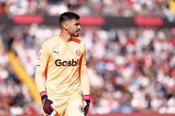 Archivo - Paulo Gazzaniga of Firona FC looks on during the spanish league, La Liga Santander, football match played between Rayo Vallecano and Girona FC at Estadio de Vallecas on March 18, 2023, in Madrid, Spain.