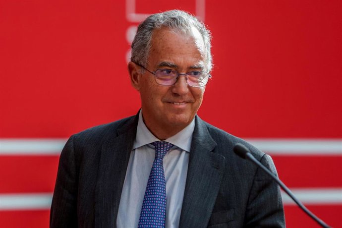 Archivo - El vicepresidente, consejero de Educación y Universidades de la Comunidad de Madrid, Enrique Ossorio, comparece después de la reunión de la presidenta de la Comunidad de Madrid con los portavoces de las formaciones parlamentarias de la Asamble