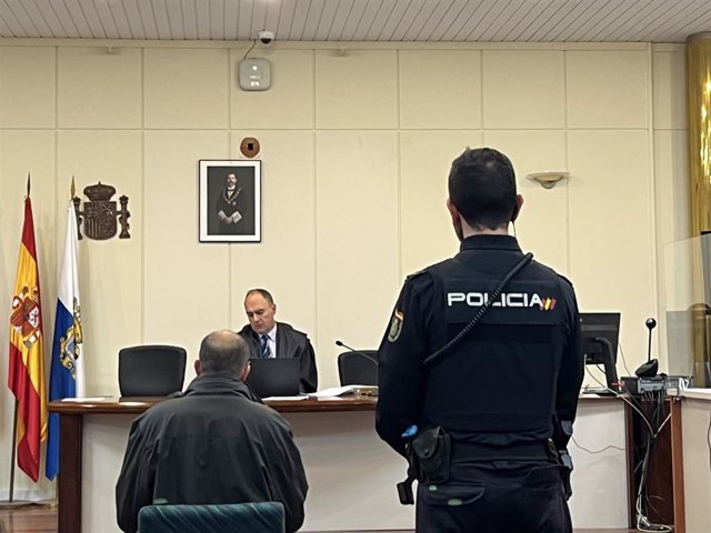 Archivo - Juicio contra el acusado de matar a su madre de 80 años en Santander