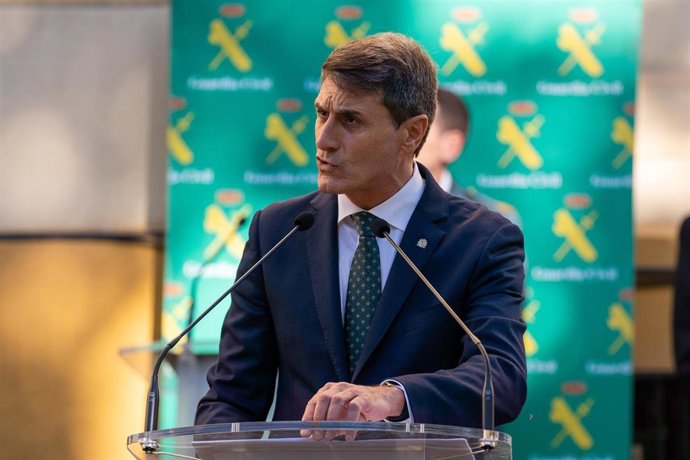 El delegado del Gobierno en Andalucía, Pedro Fernández, interviene en el acto de conmemoración del 179 aniversario de la fundación de la Guardia Civil.