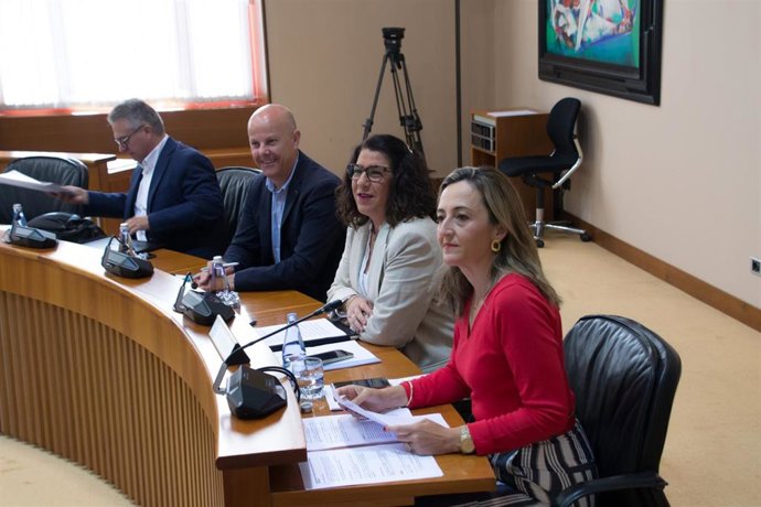 Diputados del PPdeG, en la Comisión de Pesca