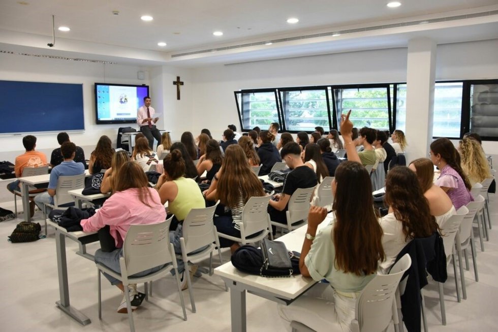 CEU destaca su compromiso con la formación integral y la empleabilidad de sus alumnos