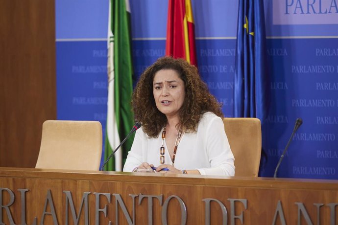 La portavoz del Grupo Por Andalucía, Inmaculada Nieto, en una foto de archivo en rueda de prensa.