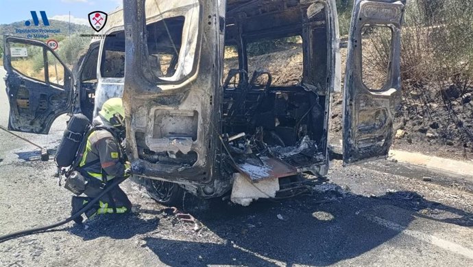 Ambulancia calcinada en Coín