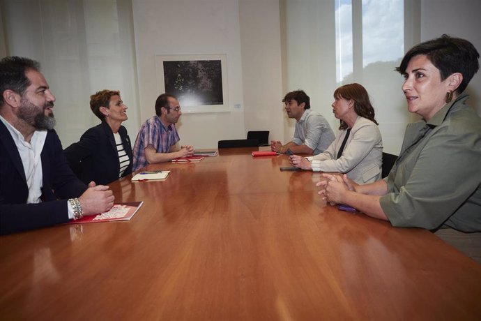 María Chivite, Ramón Alzórriz y Jorge Aguirre (PSN) se reúnen con Uxue Barkos, María Solana y Pablo Azcona (Geroa Bai) en el marco de las negociaciones para formar Gobierno en Navarra.