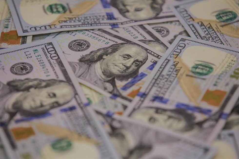 Archivo - Dolar, moneda de curso legal en Ecuador